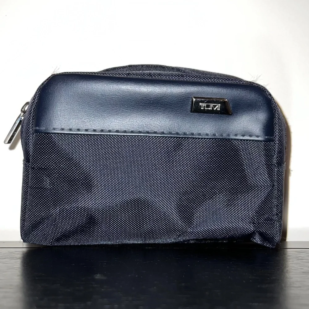 Tumi Delta Travel Amenity Bag - Cosmetic Bag - Travel Accessory - Black
